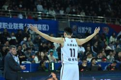 九游娱乐官方网站-南京男篮在场上打出精彩比赛，实现大胜