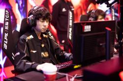 九游娱乐首页-RNG翻盘HLE，Chovy开启传奇时刻宿敌对决入围赛，成为赛场最大亮点