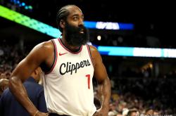 九游娱乐网站-美国篮球名将抢眼登场，无懈可击