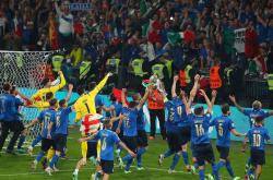 九游app下载-荷兰对阵乌克兰，展开欧洲杯资格之争