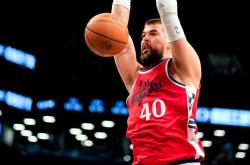 九游体育APP下载-篮网战胜快船，场上战术变化频繁引人瞩目