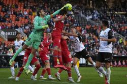 九游娱乐网站-包含奥萨苏纳客场惨败，反复表现不稳的词条