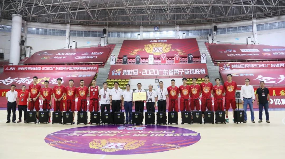 包含东南亚篮球联赛决赛将在近期举行，泰国队与菲律宾队角逐冠军的词条