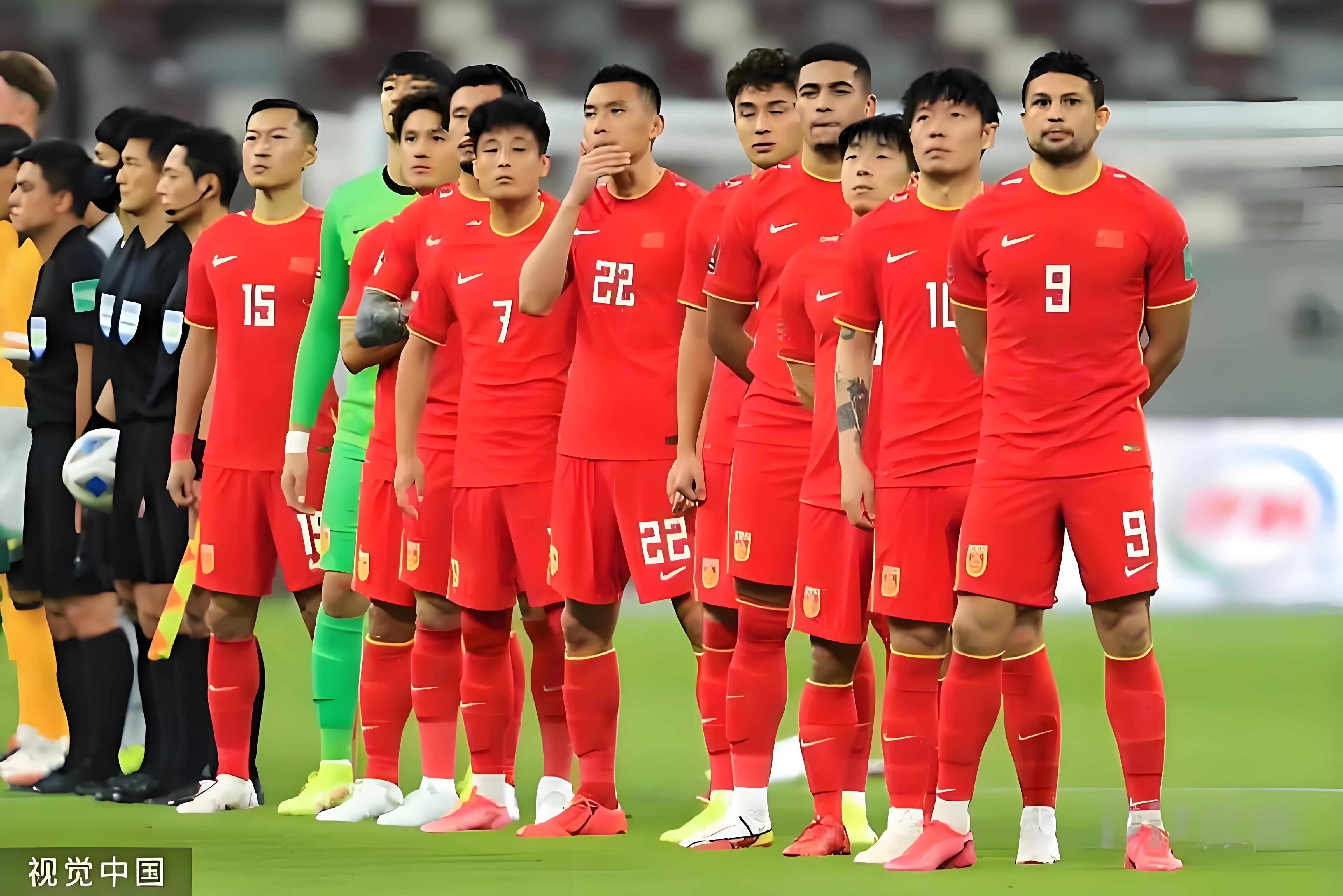 挑战巅峰!中国足球队斗志昂扬,雄心勃勃 挑战巅峰!中国足球队斗志昂扬,雄心勃勃