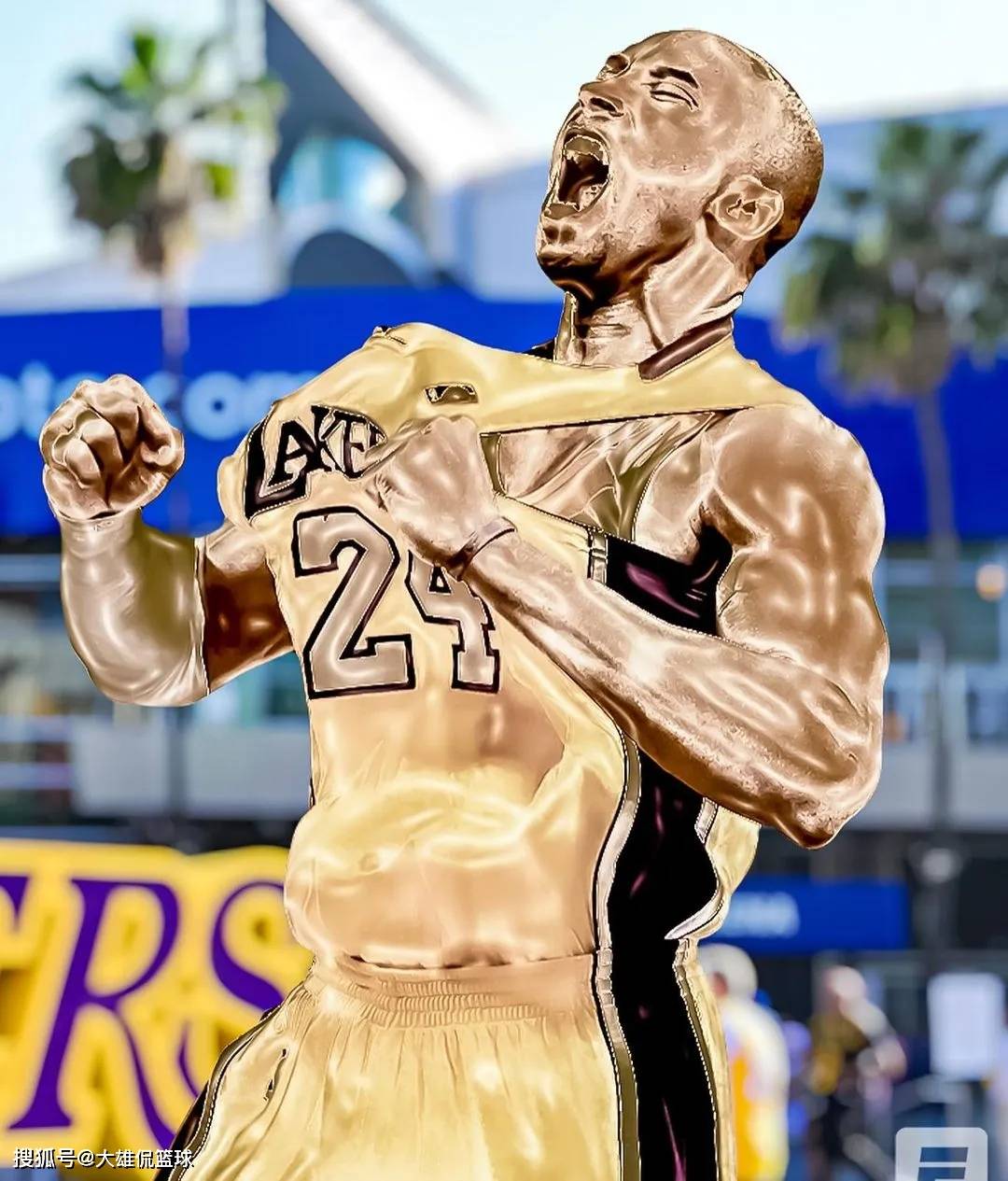 包含瓦妮莎勒布朗詹姆斯现身洛杉矶鼓励湖人参战的词条