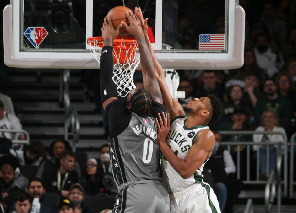 包含雄鹿105-96击败篮网的词条