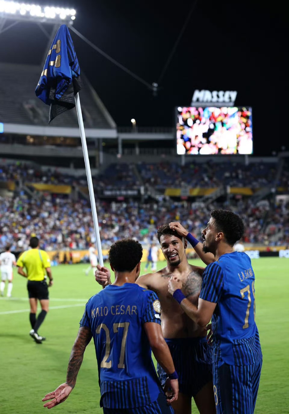 马赛翻盘曼城，哈弗茨点燃赛场的简单介绍