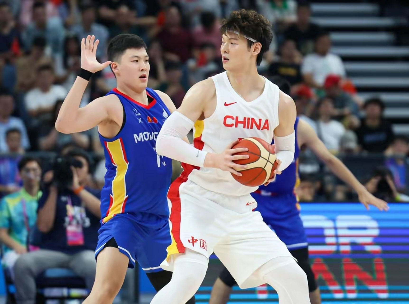 包含北京队力克勇士，王哲林状态火热的词条