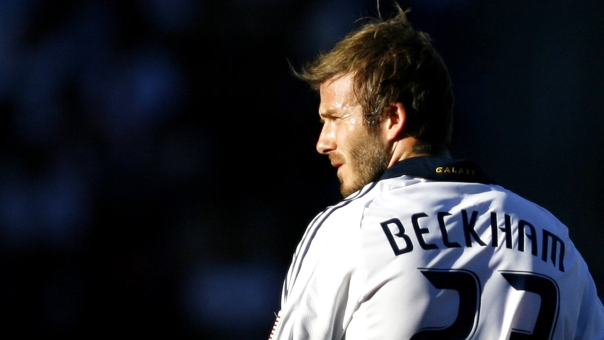 奥运阴影下的绿茵决战，当威尔士的长城锁住银河战舰