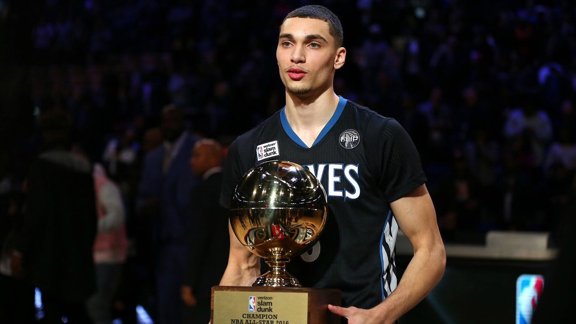 跨越时空的共鸣,当乌克兰核弹头熄灭洪都拉斯希望,门迪在NBA赛场投出制胜三分