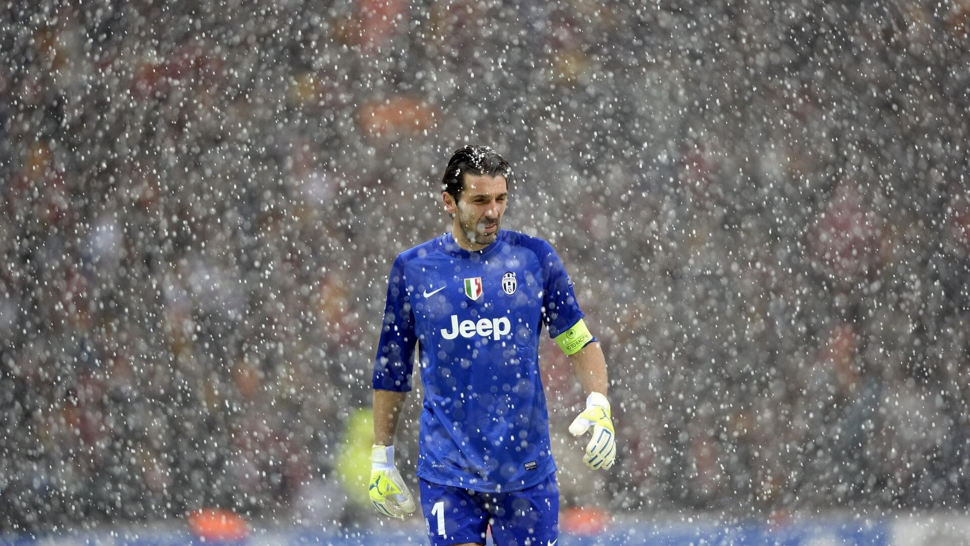 新王与旧神的黄昏，红牛车队一骑绝尘，汉密尔顿独力扛起梅赛德斯的尊严